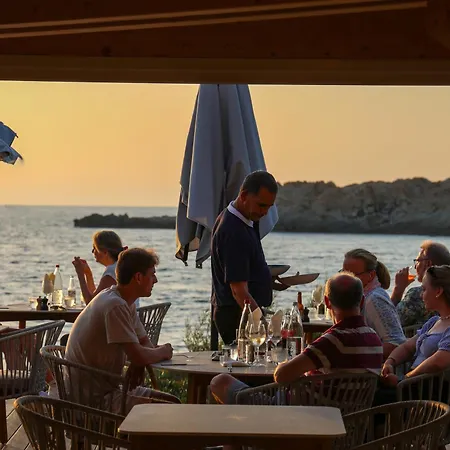 Western Premier Santa Maria