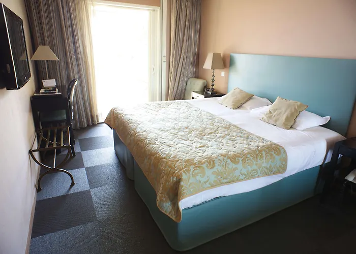 Hotel Western Premier Santa Maria 4*