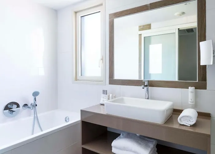 Hotel Western Premier Santa Maria 4*