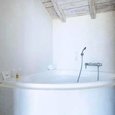 מלון Western Premier Santa Maria LʼÎle-Rousse