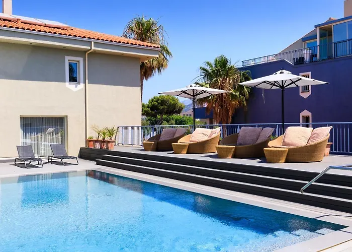 Hotel Western Premier Santa Maria 4*