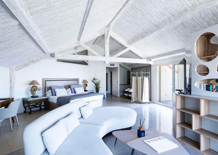 Western Premier Santa Maria